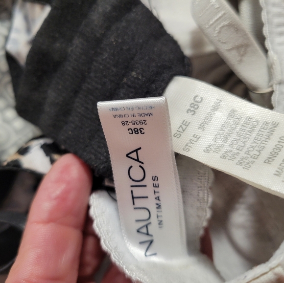 Nautica T-Shirt Bra and 1 Leopard Print Bra (brand unknown) 38C Day & Night! - Picture 4 of 4